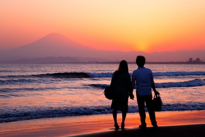 江の島の夕陽スポット７選 デートにもオススメな場所をご紹介 Ema 江の島と鎌倉の観光やグルメ情報をお届け